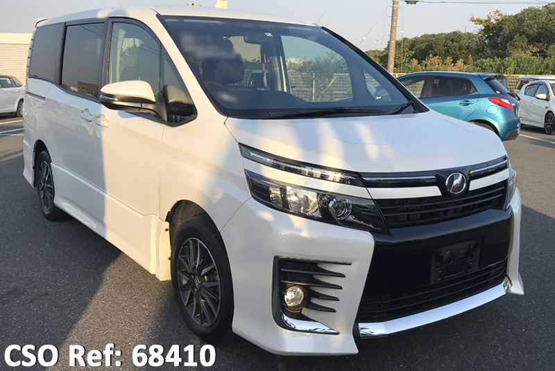 Toyota / Voxy 2014